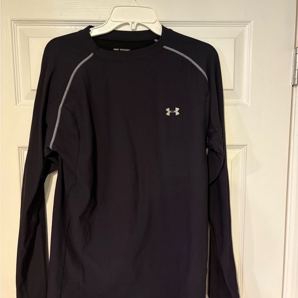 Under Armour Black Mid Weight Top - Picture 1 of 3